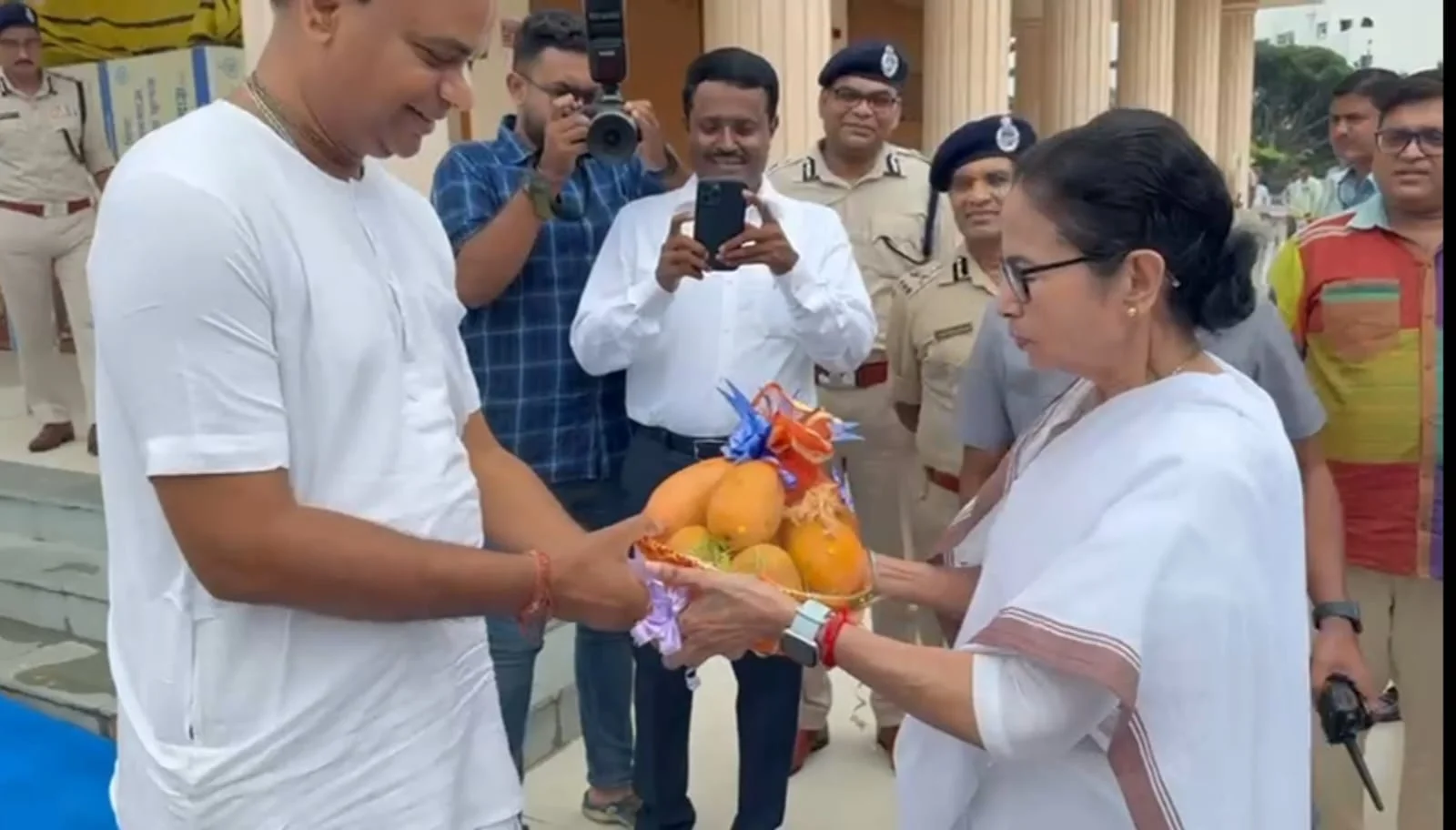 শুক্রবার রথযাত্রা, তুঙ্গে উন্মাদনা! রথে চাকা কখন ঘুরবে জানালেন মুখ্যমন্ত্রী মমতা বন্দ্যোপাধ্যায়