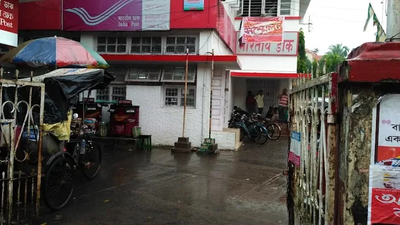 বারুইপুর মুখ্য ডাকঘরে একাধিক সমস্যায় আধার কার্ডের কাজ বন্ধ  হয়ে পড়ায় সমস্যায় গ্রাহকরা