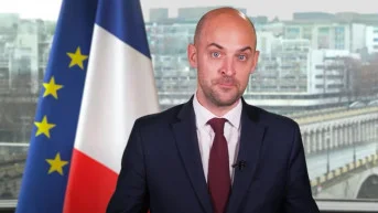 বেসামরিক প্রাণহানিতে উদ্বিগ্ন ফ্রান্স, চায় যুদ্ধবিরতি ও আলোচনা