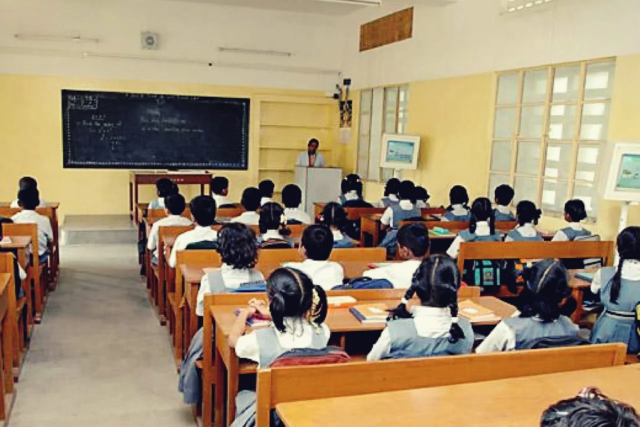 অন্ধ্রপ্রদেশ, তেলেঙ্গানা, উত্তরাখণ্ডের সরকারি স্কুলে কমছে পড়ুয়া, সতর্কতা কেন্দ্রের