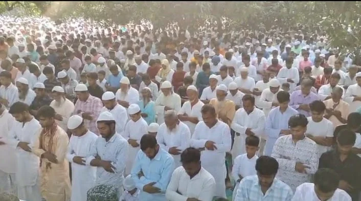 হাজারও মুসল্লির ঢল, উৎসবের আবহে ঈদ-উল-আযহা'র নামায সম্পন্ন লোহরপুর ঈদগাহ ময়দানে