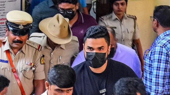 গ্রেফতারের পর হাইকোর্টে যাওয়ার চ্যালেঞ্জ আরসিবির মার্কেটিং হেডের