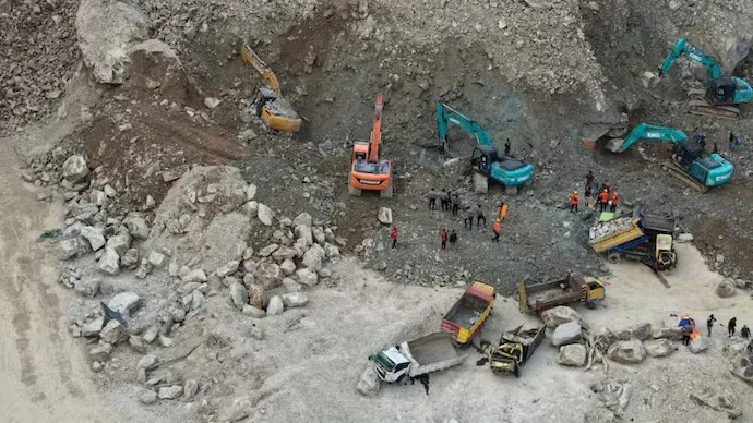 ইন্দোনেশিয়ায় খনিতে ধস, মৃতের সংখ্যা বেড়ে ১৮