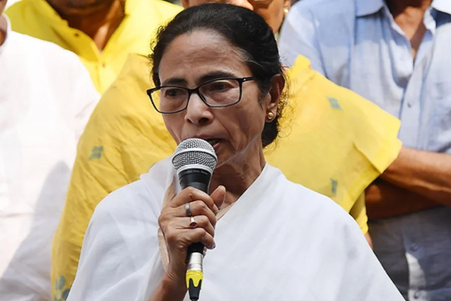 কেদারনাথে কপ্টার দুর্ঘটনায় শোকপ্রকাশ বাংলার মুখ্যমন্ত্রীর