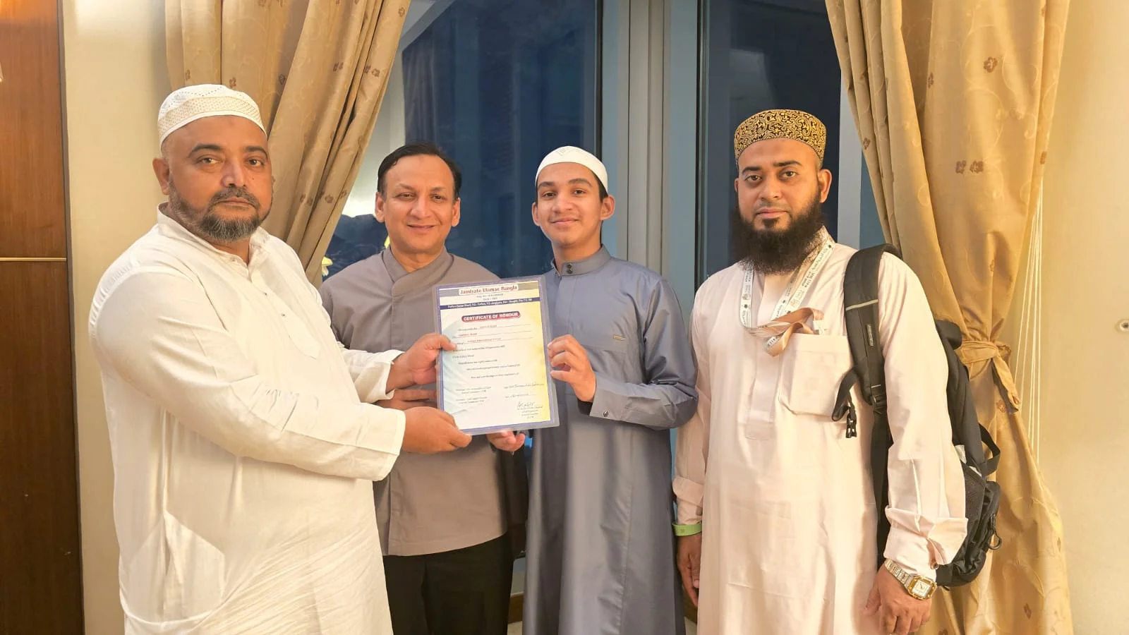 ক্লক টাওয়ারের সংবর্ধিত ওয়ালিদ হাকিম