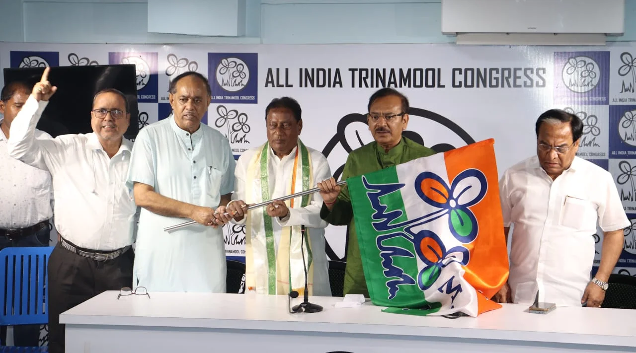 হাত ছেড়ে ঘাসফুলে প্রাক্তন কংগ্রেস বিধায়ক শংকর মালাকার