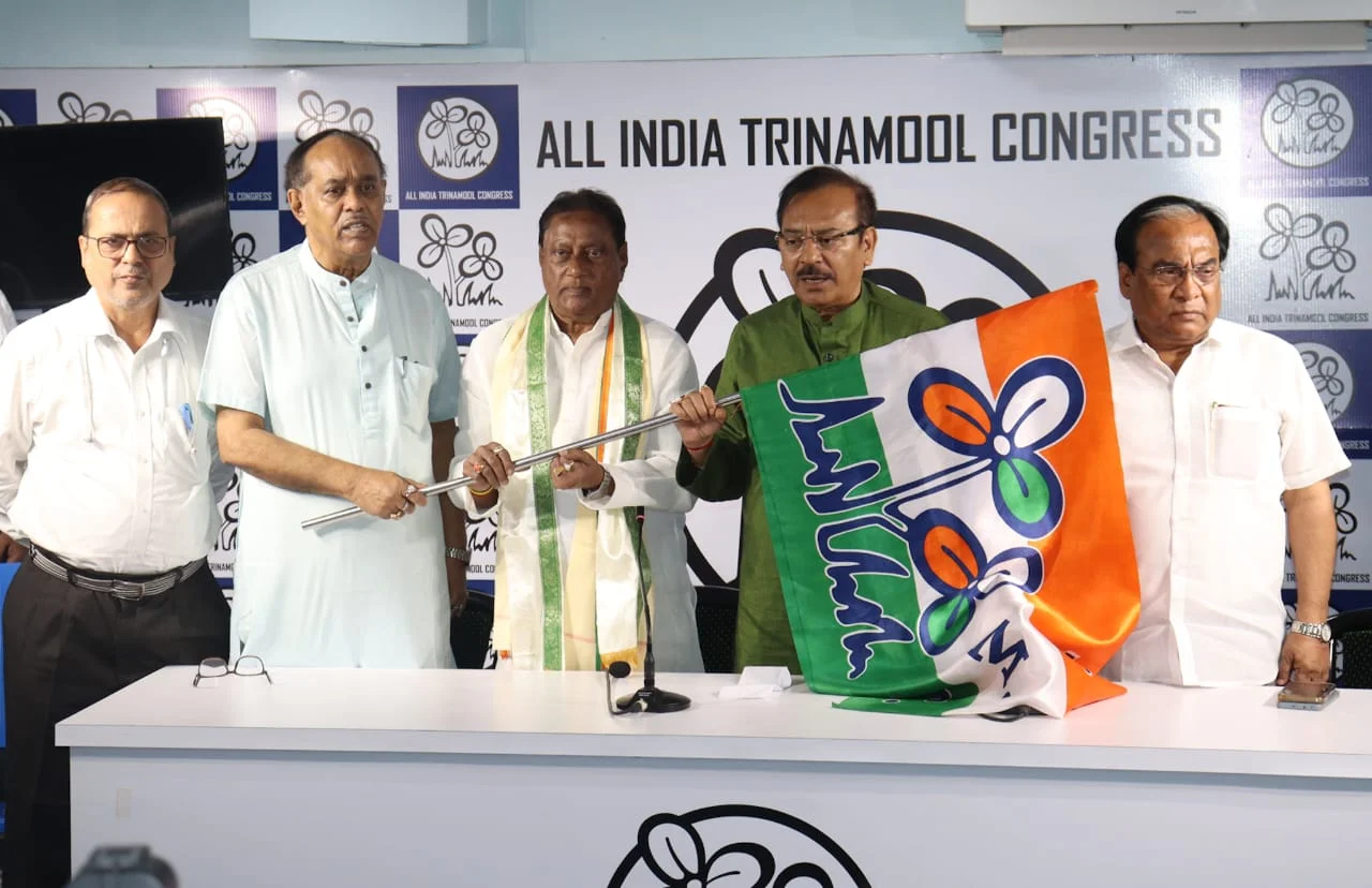 হাত ছেড়ে ঘাসফুলে প্রাক্তন কংগ্রেস বিধায়ক শংকর মালাকার