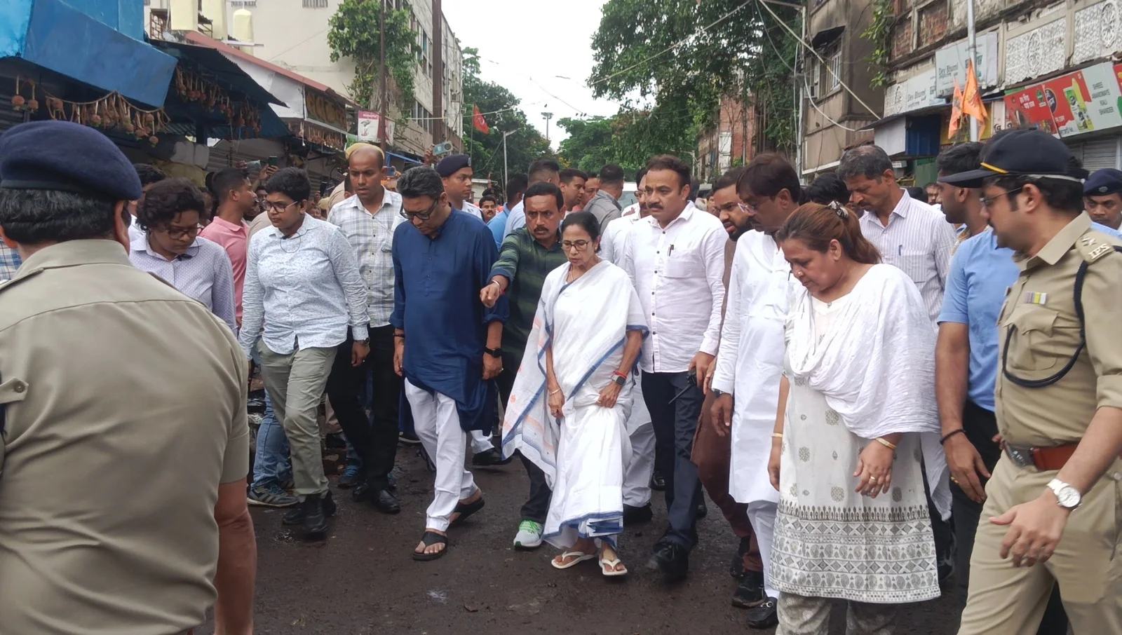 খিদিরপুরে মার্কেট পরিদর্শনে মুখ্যমন্ত্রী, ক্ষতিপূরণের ঘোষণা