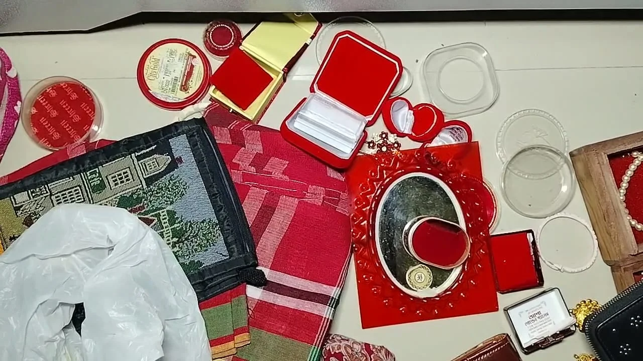 সোনারপুরে শিক্ষকের বাড়িতে তালা ভেঙে চুরি,  লক্ষাধিক টাকা ও ১৫ ভরি সোনার গয়না লুট