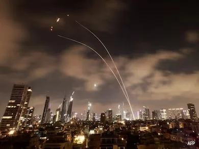 তেহরানের আকাশে ইসরাইলি ক্ষেপণাস্ত্র ভূপাতিত, ভিডিও প্রকাশ ইরানের