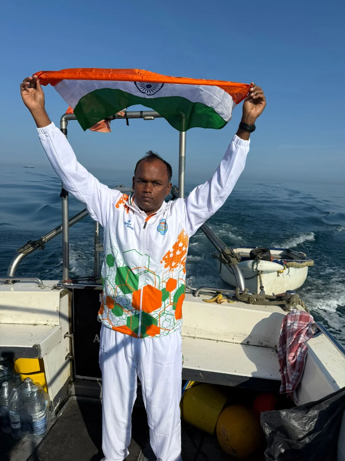 ইংলিশ চ্যানেল জয় করলেন সুন্দরবনের রবিন