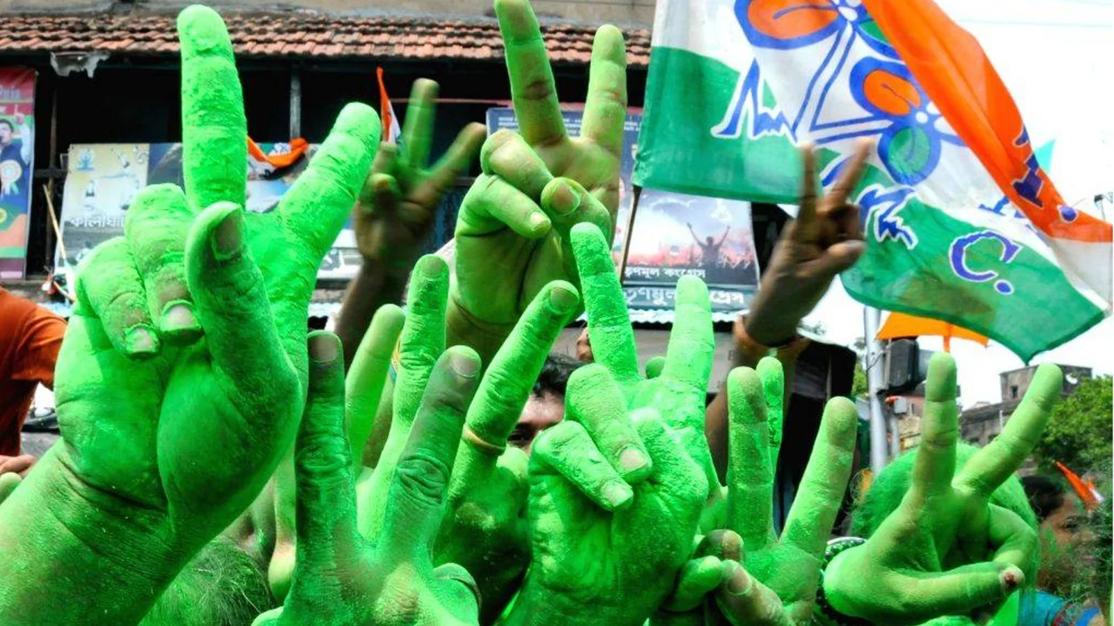 কালীগঞ্জে সুবজ ঝড়! উচ্ছ্বসিত তৃণমূল সুপ্রিমো মমতা বন্দ্যোপাধ্যায়