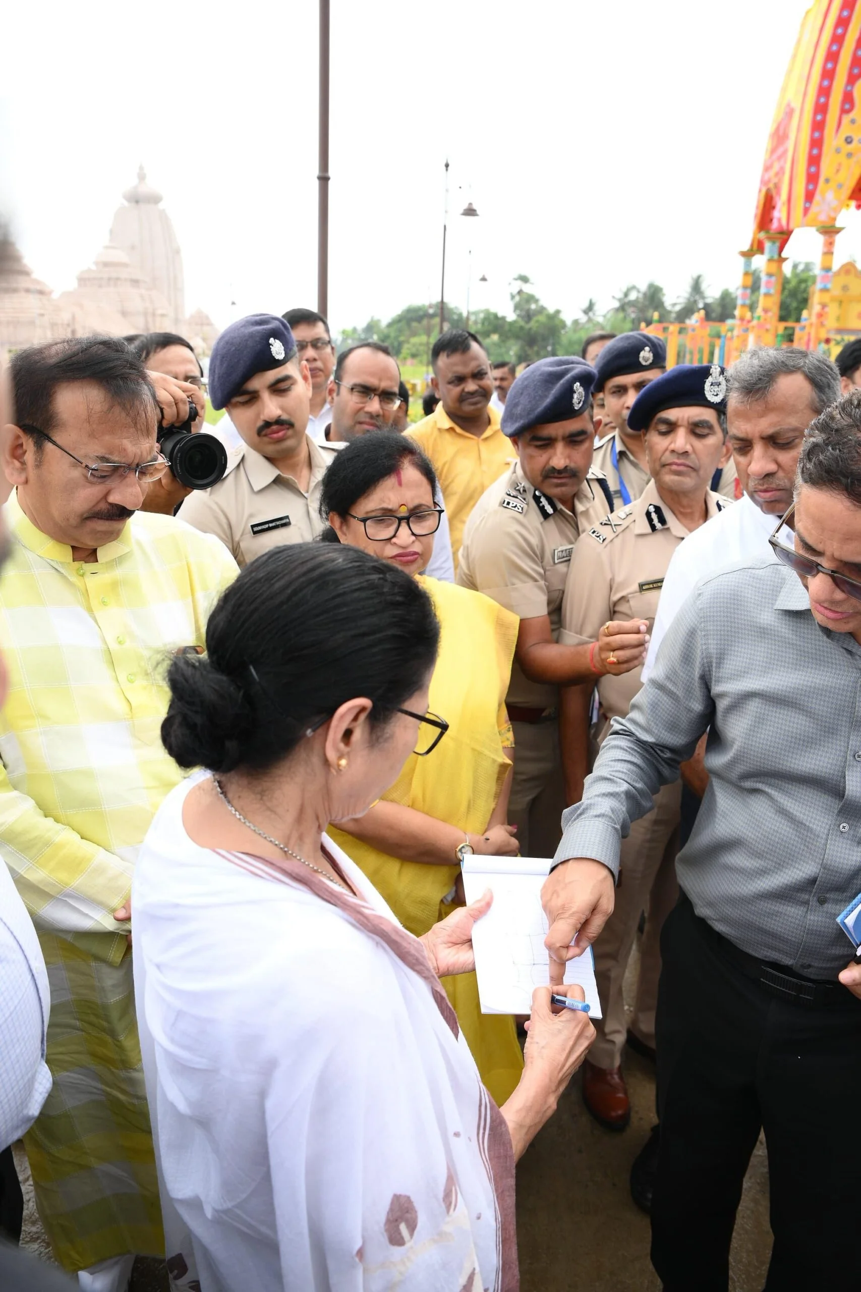 শুক্রবার রথযাত্রা, তুঙ্গে উন্মাদনা! রথে চাকা কখন ঘুরবে জানালেন মুখ্যমন্ত্রী মমতা বন্দ্যোপাধ্যায়