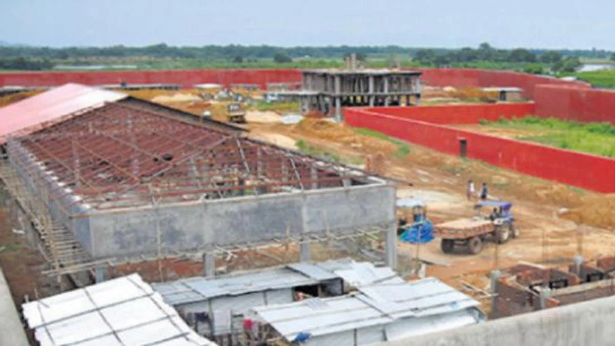 ওড়িশায় ডিটেনশন ক্যাম্পে আটক ১৯ ফেরিওয়ালা, বীরভূমে আতঙ্কে পরিবার