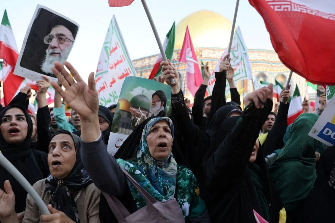 শোক ও রোষে উত্তাল তেহরান: ‘আমেরিকা-ইসরাইল নিপাত যাক’ জানাজায় স্লোগান