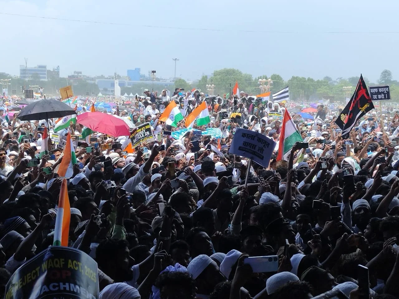 "বিধানসভা ভোটে জিতলে ওয়াকফ আইন ডাস্টবিনে ছুঁড়ে ফেলা হবে": পাটনার জনসভায় তেজস্বী যাদবের হুঁশিয়ারি
