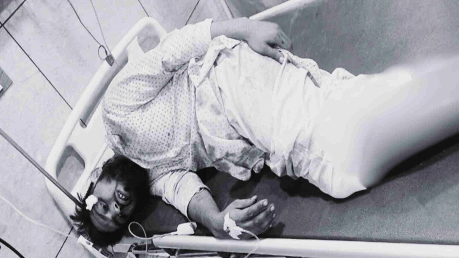 মুসলিম যুবককে ঘিরে ধরে নৃশংস আক্রমণ, গুরুতর আহত মুয়েব