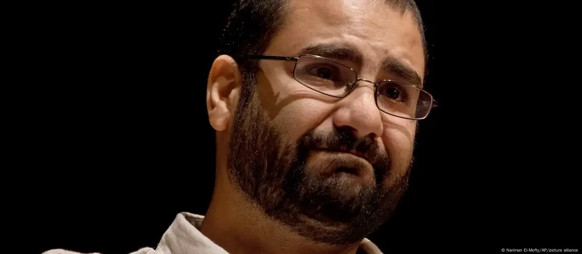 আলা আবদেল ফাত্তাহর নাম সন্ত্রাসবাদীদের তালিকা থেকে বাদ দিল মিশরের আদালত