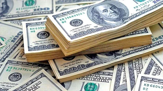 ১৯৭৩ সালের পর সবচেয়ে বড় সংকটের মুখে ডলার