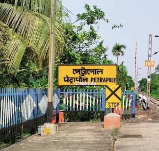 পেট্রাপোলে এনআরসি বিরোধী পোস্টার, শুরু রাজনৈতিক তরজা