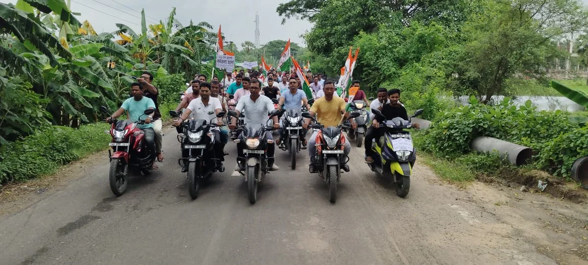 বাংলা ও বাংলাভাষীদের উপর আক্রমণের প্রতিবাদে প্রতিবাদ মিছিল তৃণমূল কংগ্রেসের
