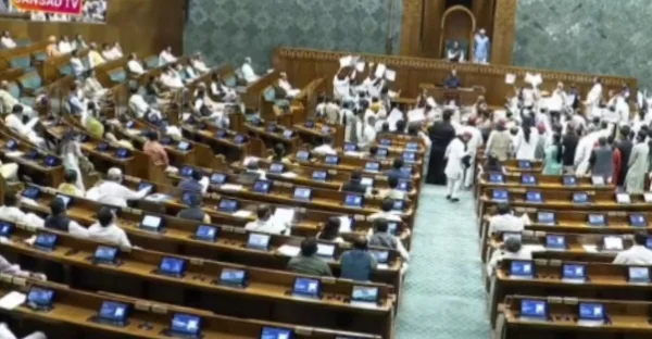 বিহারের ভোটার তালিকা সংশোধন নিয়ে সংসদে তুমুল বিক্ষোভ বিরোধীদের