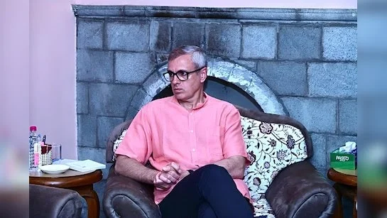 কাশ্মীরে শহীদ দিবসে শ্রদ্ধা জানাতে বাধার অভিযোগ