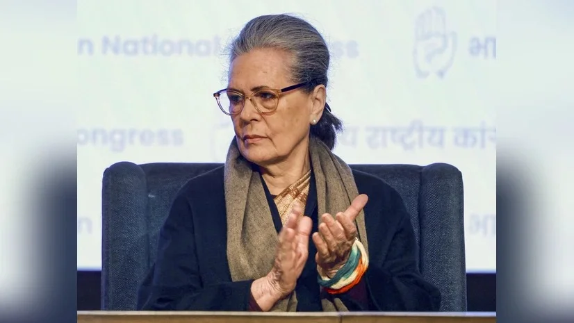 বর্ষাকালীন অধিবেশন: ১৫ জুলাই জরুরি বৈঠক ডাকলেন কংগ্রেস নেত্রী সোনিয়া