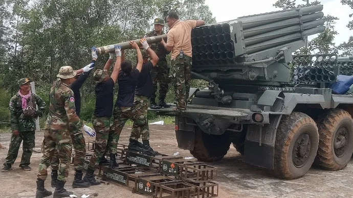 থাইল্যান্ড-কম্বোডিয়া সংঘর্ষ: মৃত বেড়ে ১২