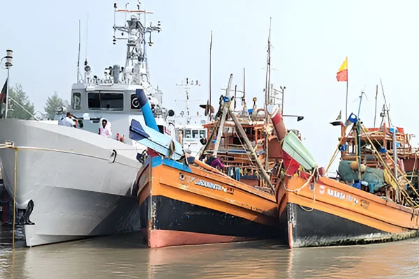 সুন্দরবন সীমান্তে আন্তর্জাতিক জলসীমা লঙ্ঘনের অভিযোগে ৩৪ ভারতীয় মৎস্যজীবীকে আটক করল বাংলাদেশ