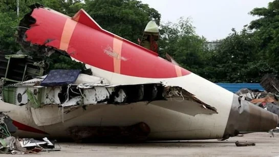 বিমান দুর্ঘটনায় চালককে আঙুল, আইনি পথে পাইলটরা