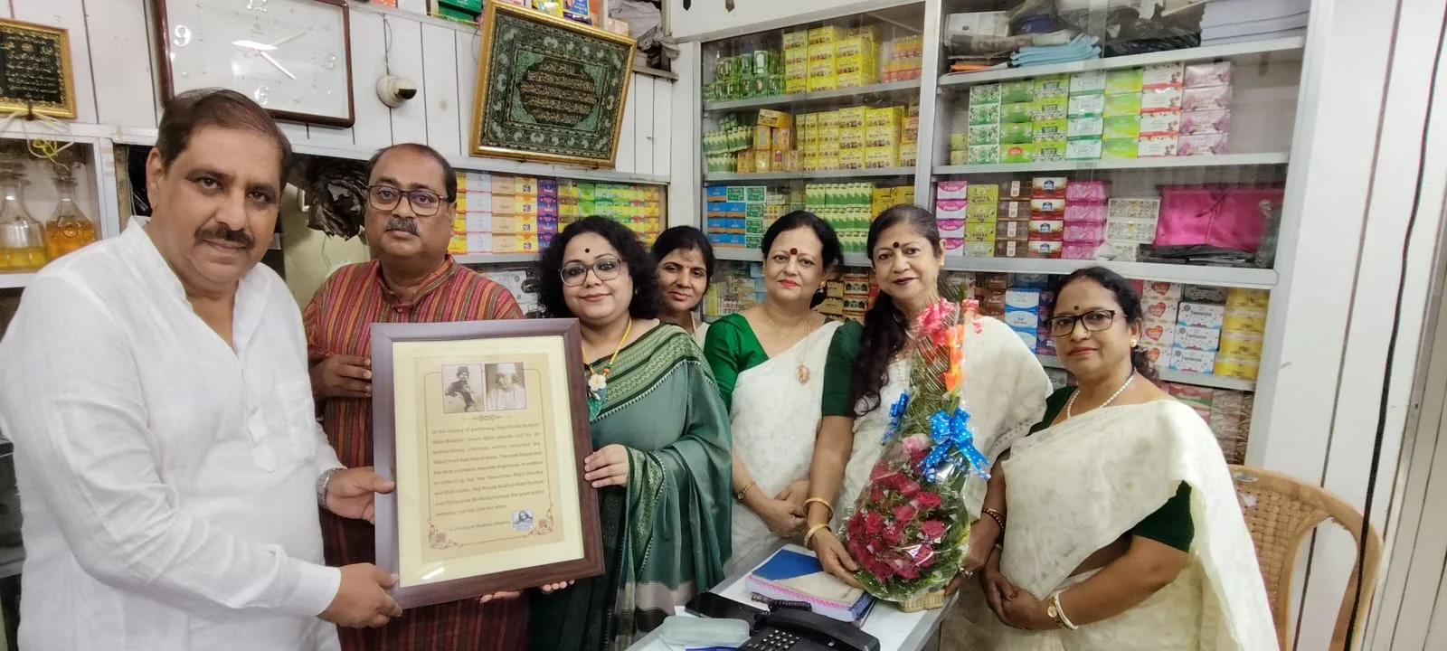 খুসবুপ্রেমী নজরুলের বিশেষ পছন্দ ছিল আতর, দু'শো বছরের প্রাচীন আতরের দোকানে আসতেন নজরুল