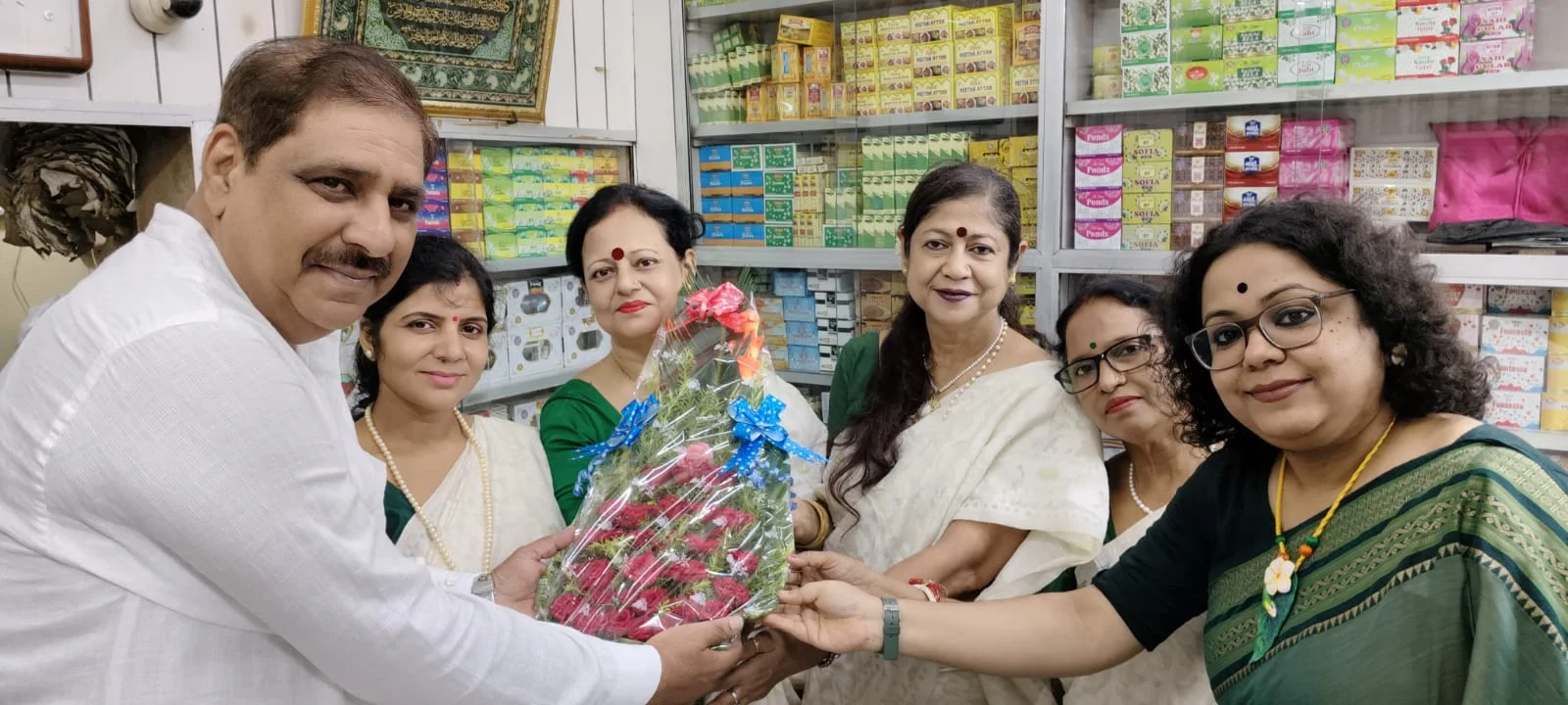 খুসবুপ্রেমী নজরুলের বিশেষ পছন্দ ছিল আতর, দু'শো বছরের প্রাচীন আতরের দোকানে আসতেন নজরুল