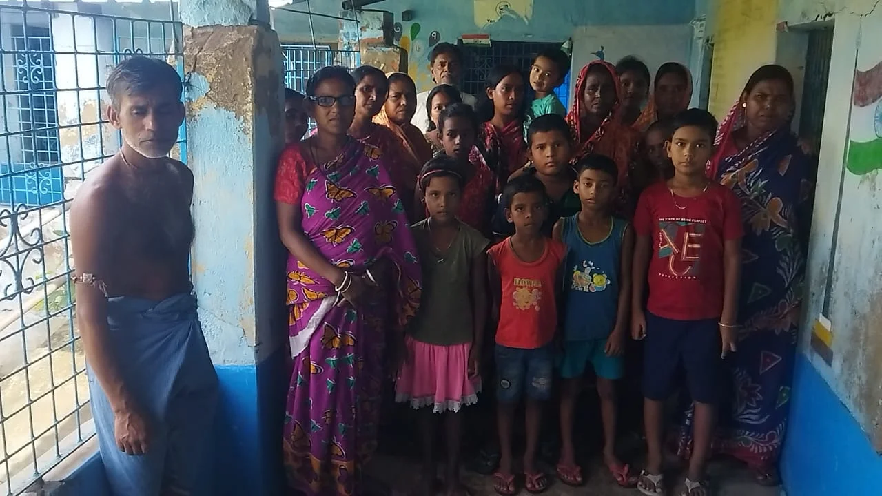 মিড ডে মিলের রাধুনি পরিবর্তন জনিত সমস্যায় স্কুল খোলা থাকলেও,পড়ুয়া নেই মগরাহাটে