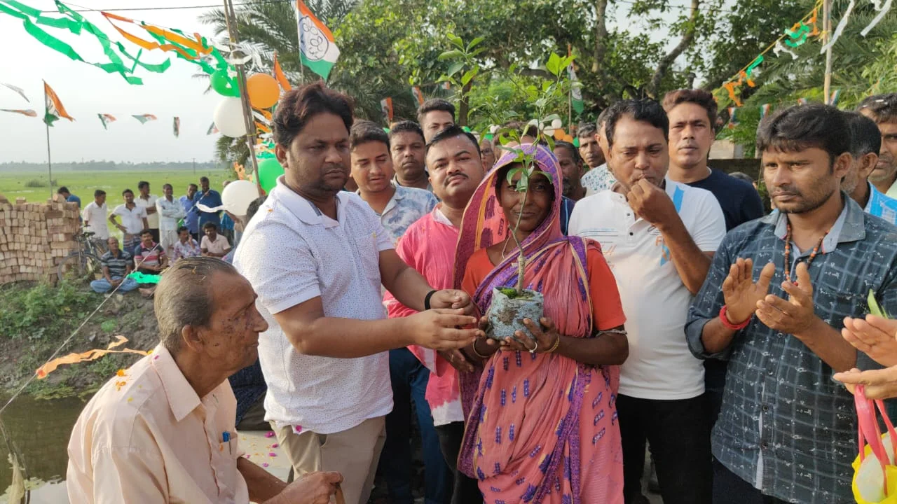 ২১ জুলাই প্রস্তুতি মিটিংয়ে সুন্দরবন রক্ষার বার্তা, চারাগাছ বিতরণ