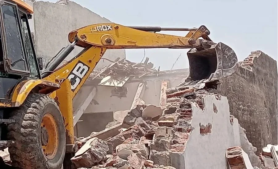 অবৈধ নির্মানের তকমা, উত্তরাখণ্ডের কাশীপুরে গুঁড়িয়ে দেওয়া হল ৫টি মাজার