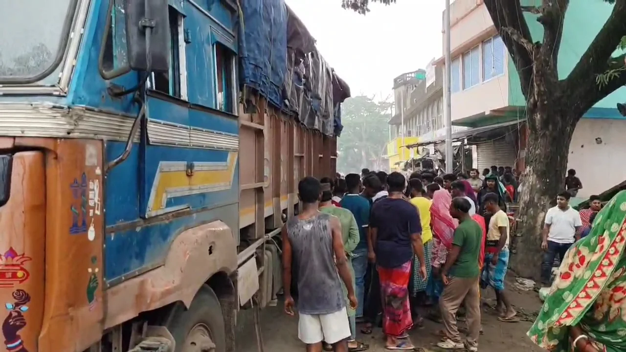 ভাঙড়ে মহরমের দিন মর্মান্তিক সড়ক দুর্ঘটনা, মালবাহী লরির চাকায় পিষ্ট হয়ে মৃত্যু সাইকেল আরোহীর