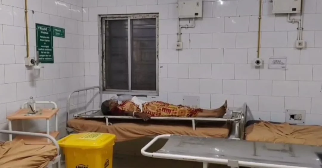 অভাবের তাড়নায় বিষ খেয়ে আত্মঘাতি হবার চেষ্টা বারুইপুরে এক বৃদ্ধ দম্পতির