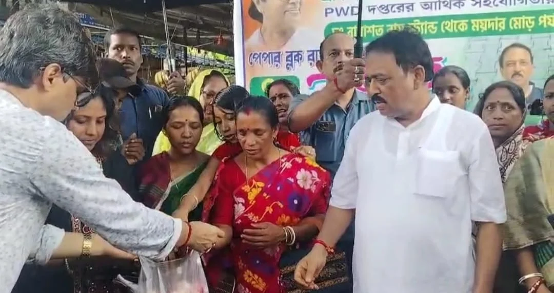 সাড়ে ৬ কোটি টাকা ব্যয়ে জয়নগরে পেপারব্লকের রাস্তার সূচনা করলেন বিধায়ক বিশ্বনাথ দাস