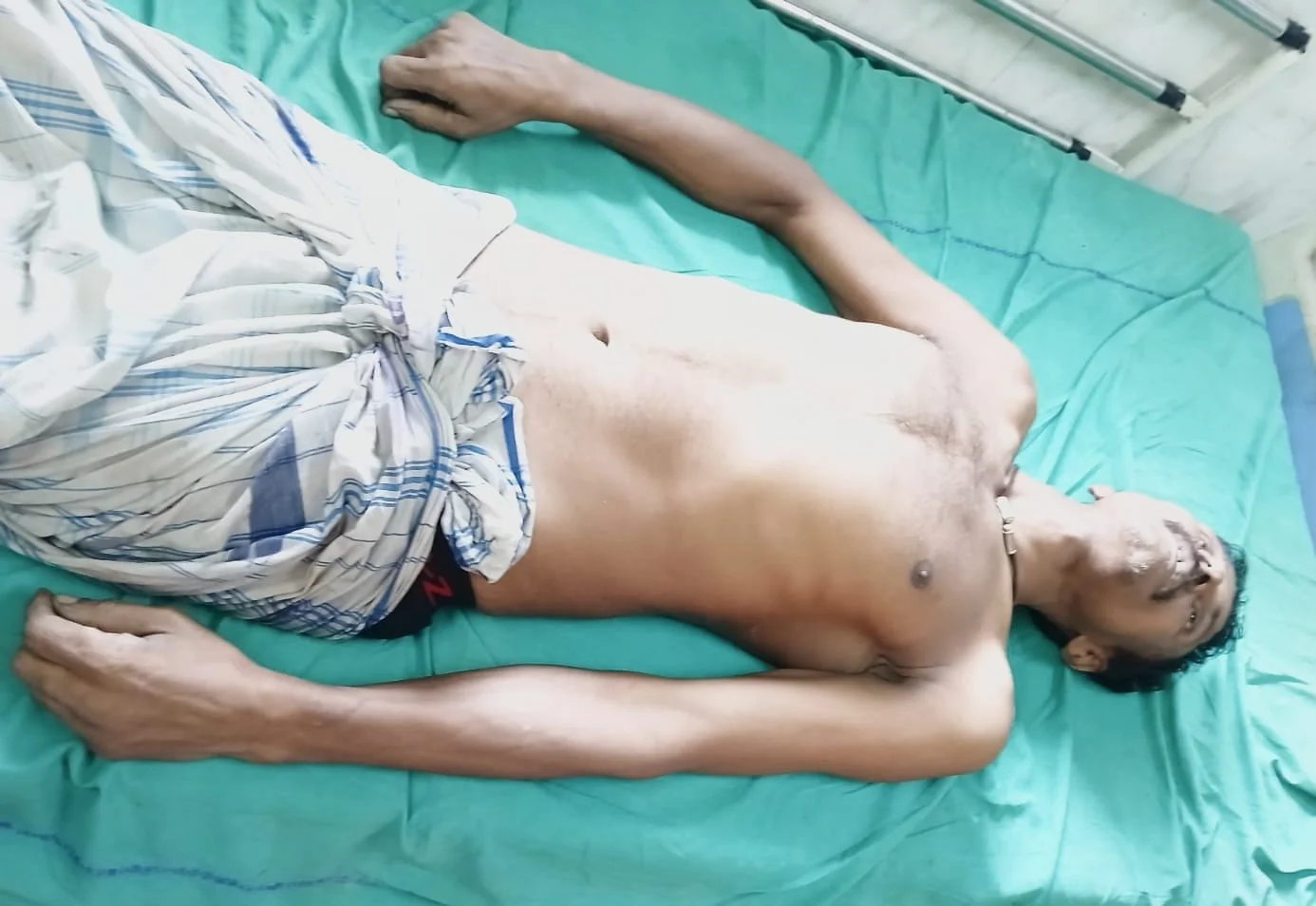 পারিবারীক অশান্তির কারণে আত্মঘাতী প্রৌঢ়