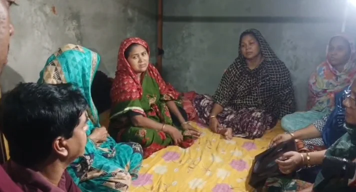 নিহত রাজ্জাক খাঁ-র পরিবারের পাশে ক্যানিং পূর্বের বিধায়ক শওকত মোল্লা, মুখ্যমন্ত্রীর হস্তক্ষেপে স্ত্রী পেলেন চাকরির আশ্বাস