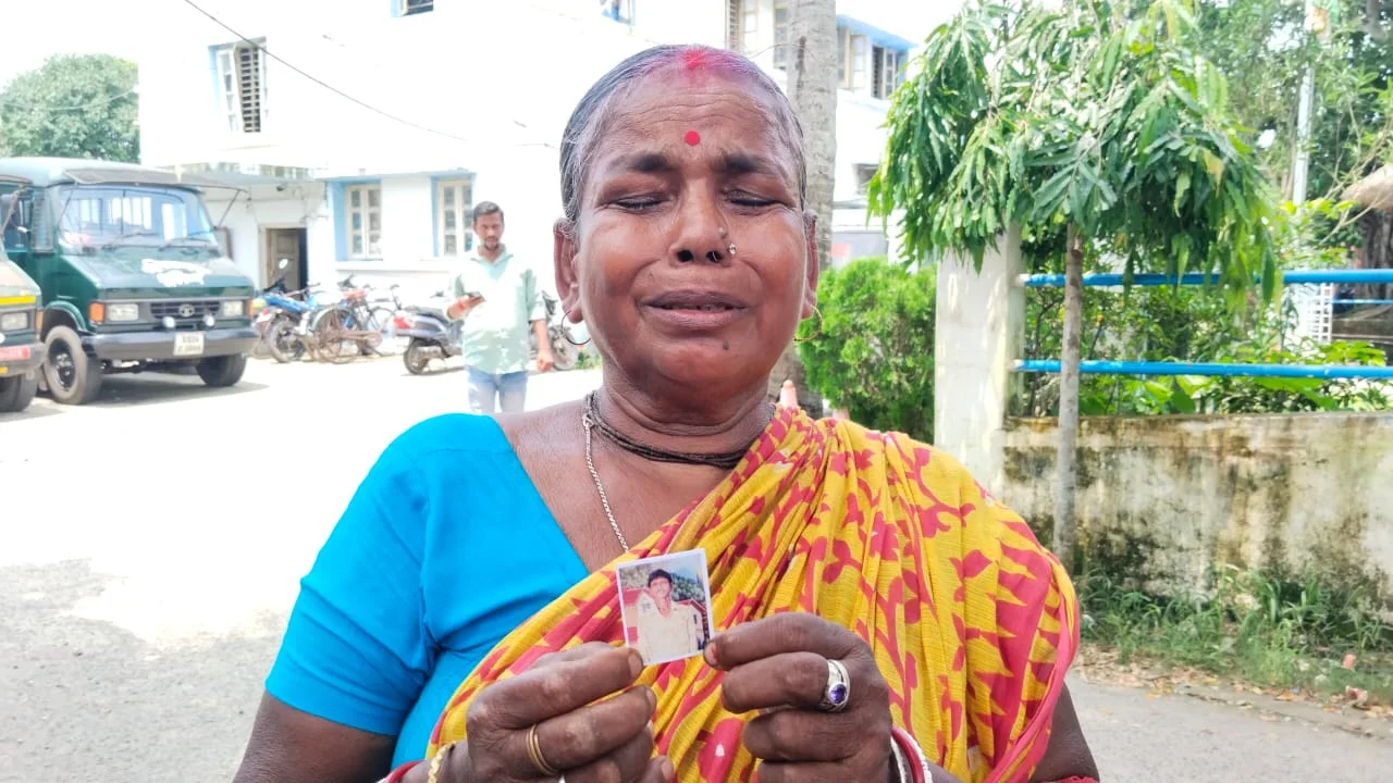 স্বামীর খোঁজে প্রশাসনের দ্বারে দ্বারে স্ত্রী