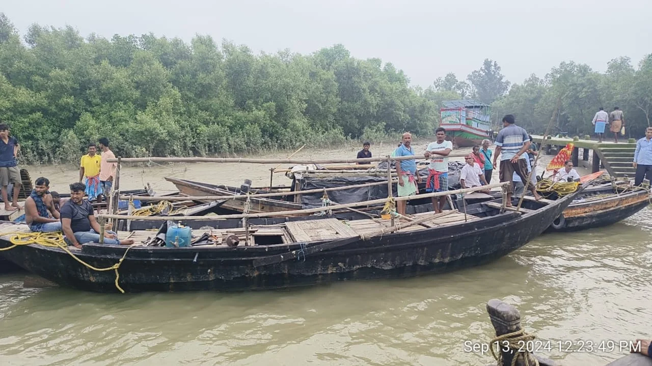 সুন্দরবনের লোকালয়ে বাঘের আগমন আটকাতে নাইলনের বদলে এবার স্টীলের নেট লাগাতে চলেছে বন দফতর