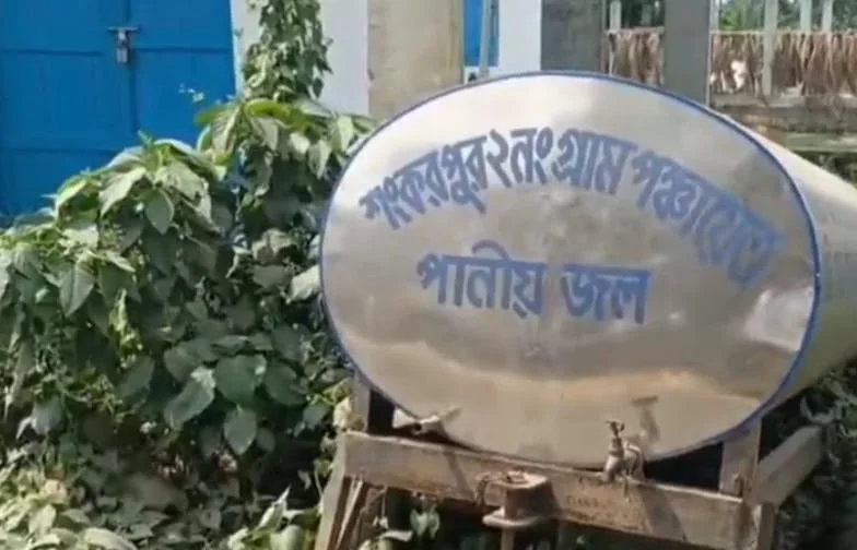 পানীয় জলের সংকটে এলাকার মানুষ, নির্বিকার পঞ্চায়েত বারুইপুরে