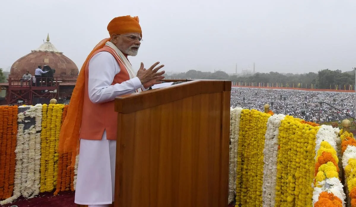 বাংলা ধ্রুপদী ভাষা...’, লালকেল্লা থেকে বাংলা ভাষার প্রশংসা প্রধানমন্ত্রীর