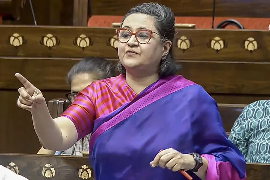 'মহিলা সাংসদদের চুল ধরে টানা হয়েছে', দিল্লি পুলিশের বিরুদ্ধে বিস্ফোরক মন্তব্য সাগরিকা ঘোষের