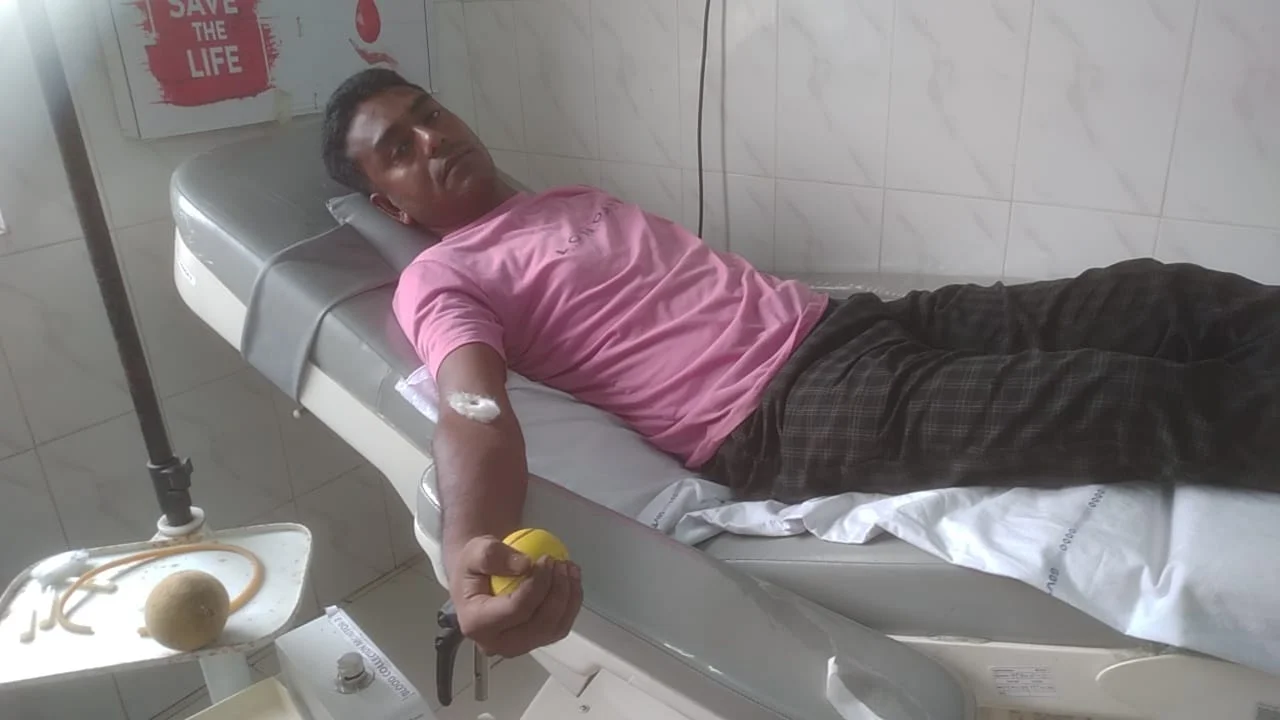 ক্যানিংয়ে মুমূর্ষ রোগীর প্রাণ বাঁচাতে রক্তদান করলেন সিভিক ভলেন্টিয়ার