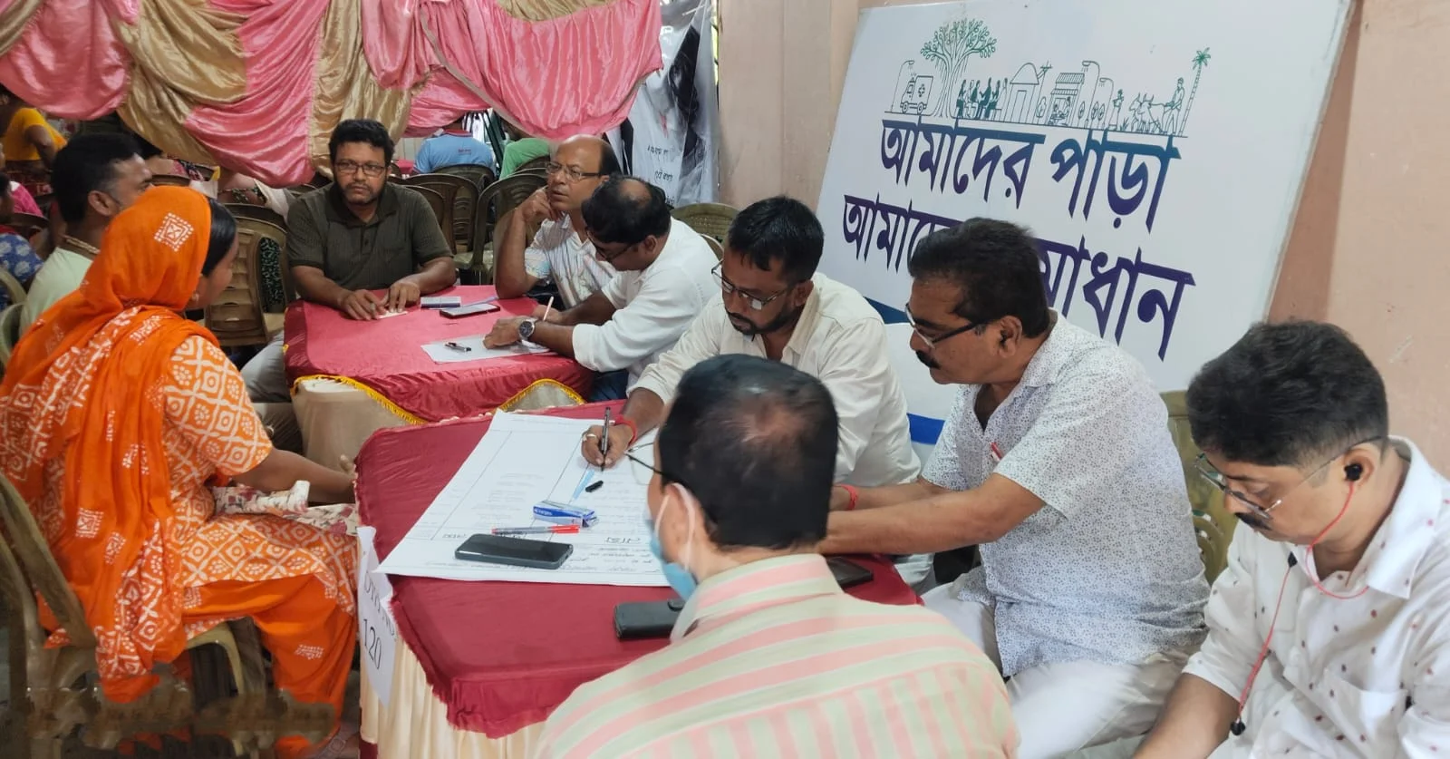 'আমাদের পাড়া আমাদের সমাধান': সমস্যা সমাধানে নিজেরাই এগিয়ে এলেন বিজয়নগরের বাসিন্দারা