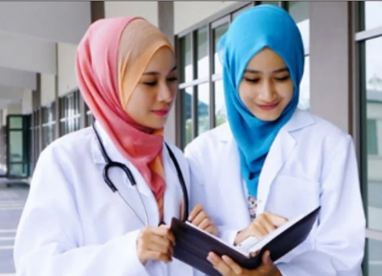 মুর্শিদাবাদ হিজাব ইস্যুতে এইচআর এক্সিকিউটিভকে শোকজ নোটিশ