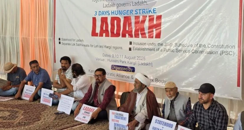 পূর্ণ রাজ্যের মর্যাদা চেয়ে অনশন লাদাখে